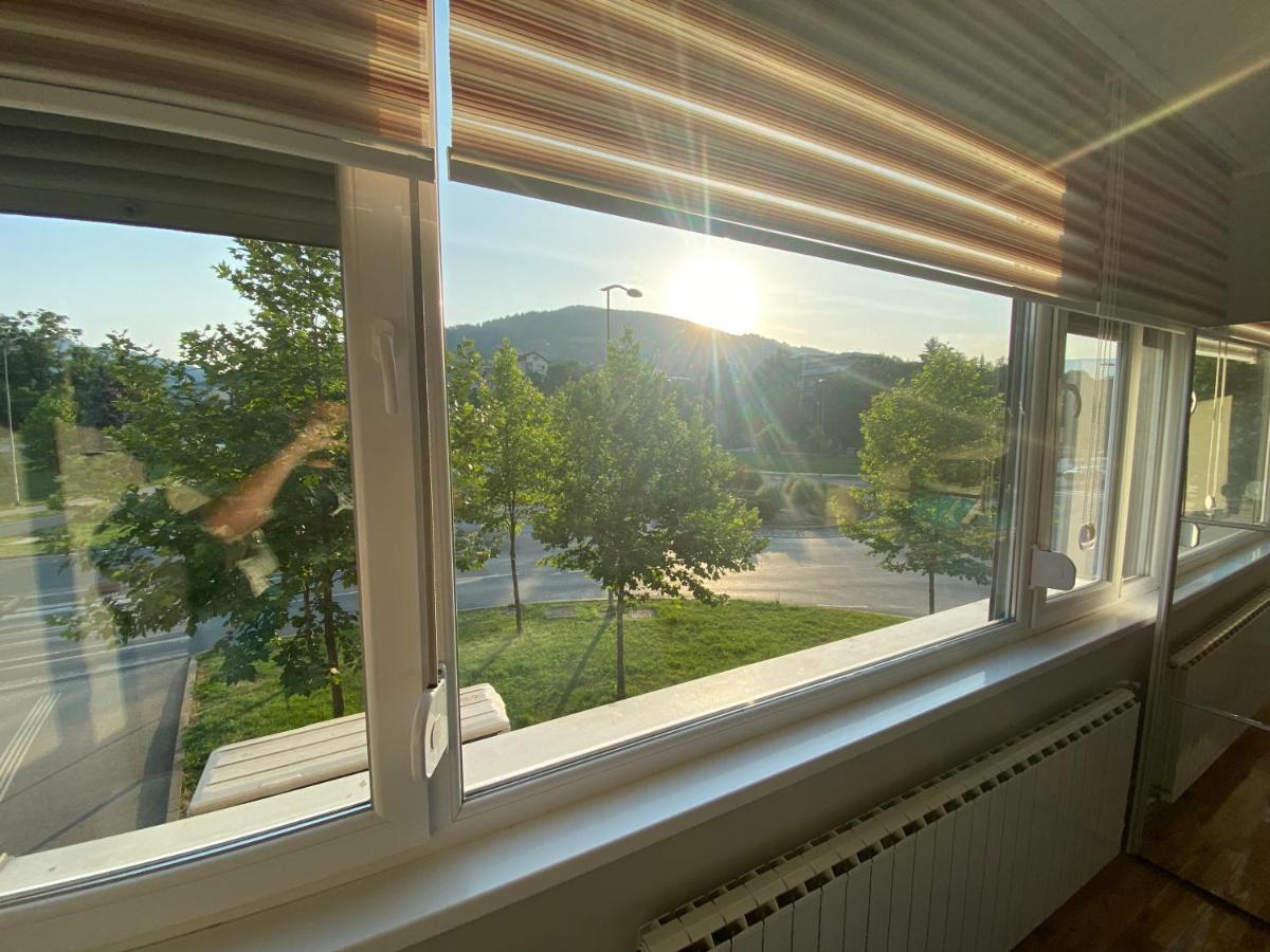 Apartman "Amy Delux" Зеница Экстерьер фото